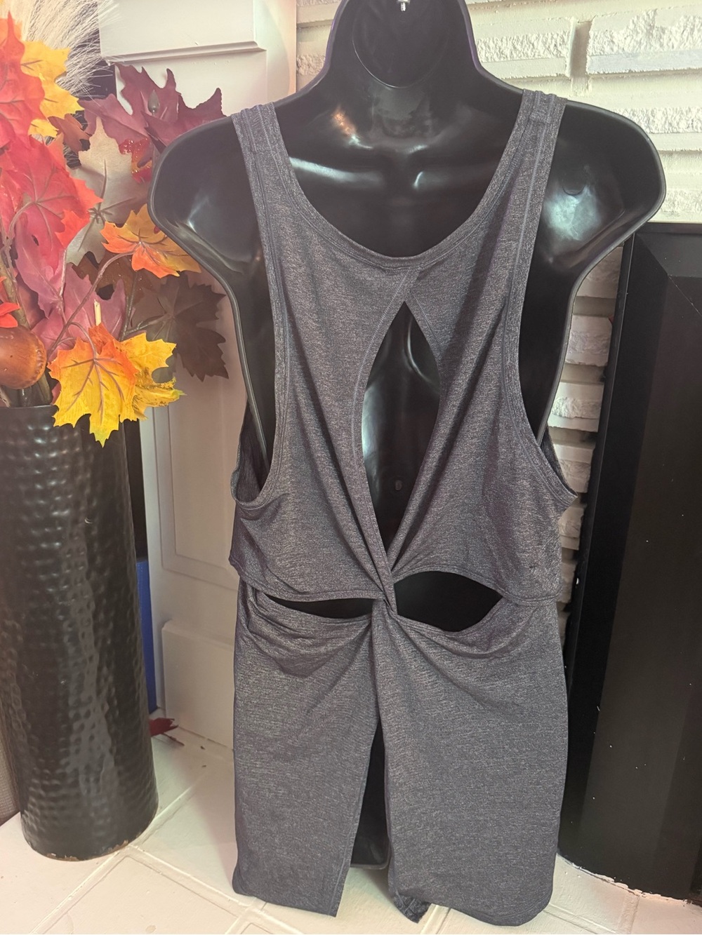 lululemon athletica Twist-Back Tank Size L/XL - Charcoal